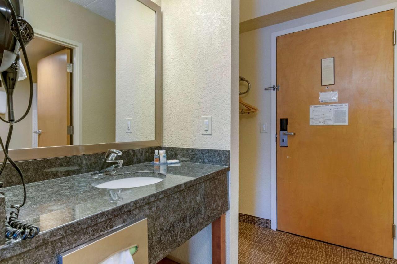Comfort Inn Mechanicsburg - Harrisburg South Екстериор снимка